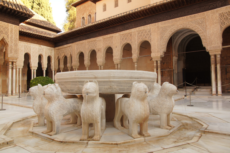 Patio de Los Leones - Alhambra de Granada